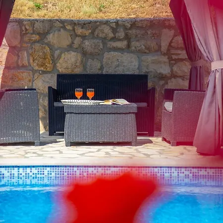 Martina, Vinjani - Villa