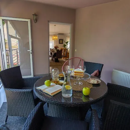 Martina, Vinjani - * Imotski