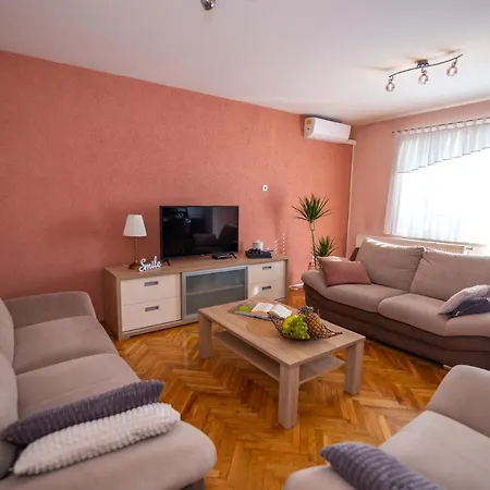 Martina, Vinjani - *