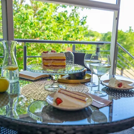 Martina, Vinjani - Villa