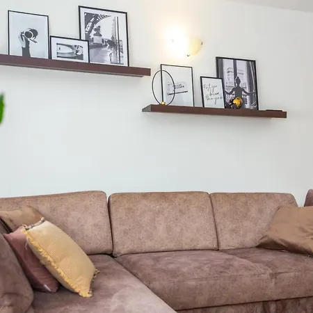 Martina, Vinjani -