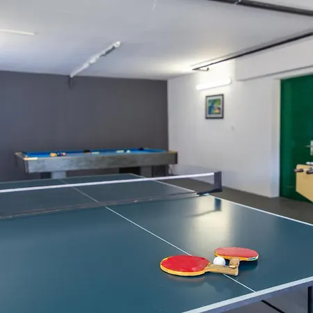 Martina, Vinjani - *